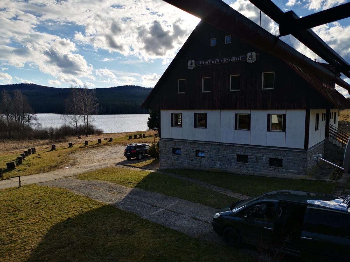 Hotel Penzion Tomy Na Plazi à Frymburk Extérieur photo