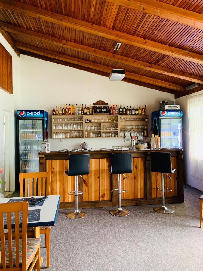 Hotel Penzion Tomy Na Plazi à Frymburk Extérieur photo